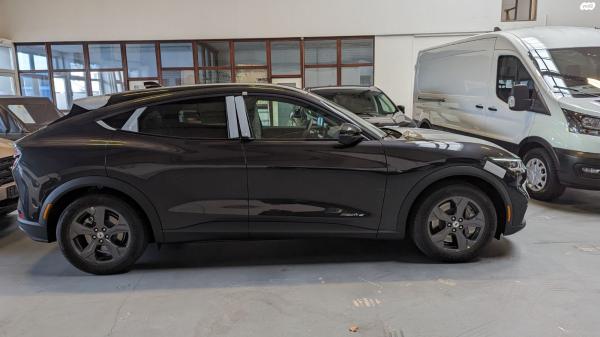 פורד מוסטנג MACH E (2023)