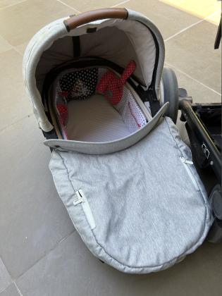 עגלת מוצי אייגו, כולל אמבטיה