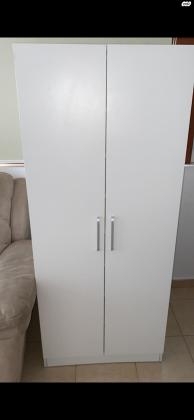 ארון נעלים מכיל 40 זוגות