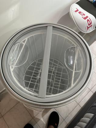 מקרר שתיה עגול רד בול