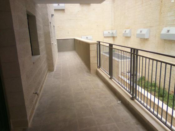 הרב שך 1 (רמת שלמה)