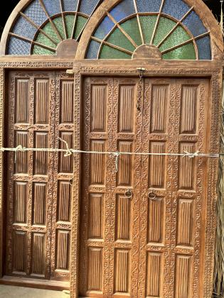 2 דלתות עץ כנפיים