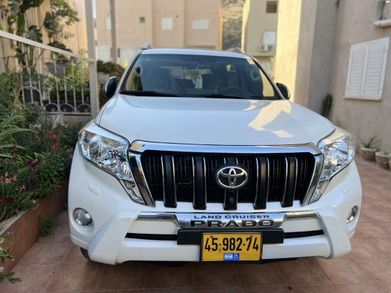 טויוטה לנד קרוזר קצר (2012)