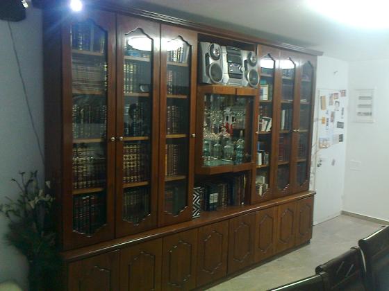 ספריית קודש פורנור יפיפיה שמורה