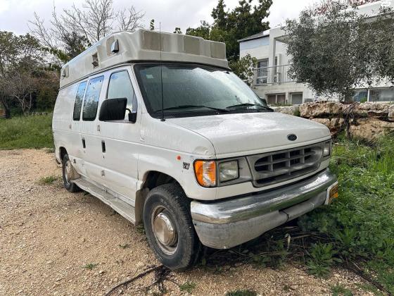 פורד אקונוליין ארוך (2002)