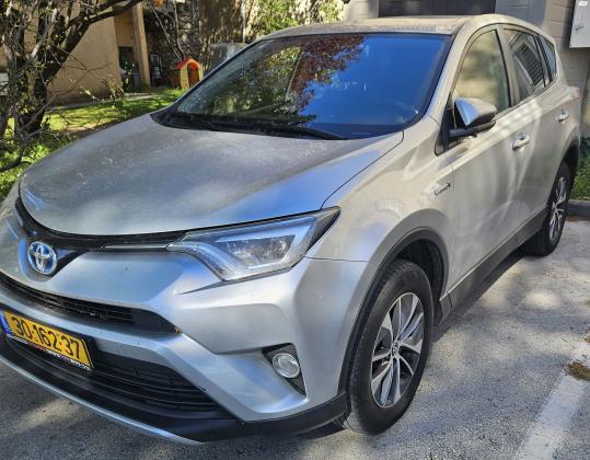 טויוטה RAV4 הייבריד (2016)