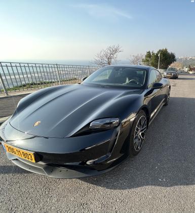 פורשה טייקן (2022)