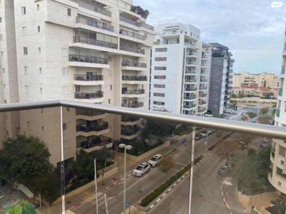 אהרון מסקין 25 (כפר גנים ג)