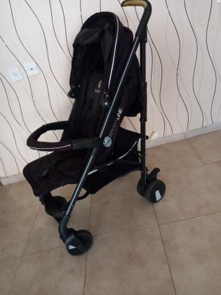 עגלת טיולון של שילב במצב