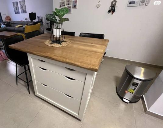 למכירה אי למטבח מדהים במצב