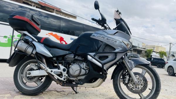 הונדה ואראדרו 1000 (2009)