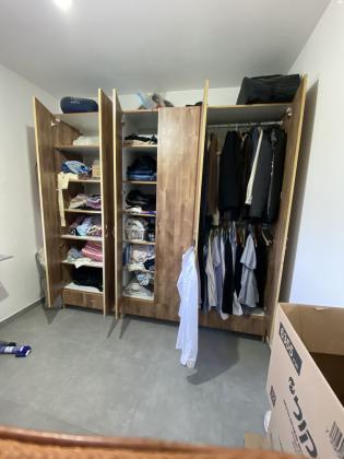 ארון בגדים עם 6 דלתות