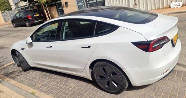 טסלה מודל 3 (2021)