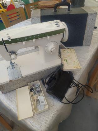 מכונת תפירה של זינגר עובדת