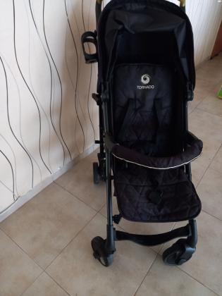 עגלת טיולון של שילב במצב