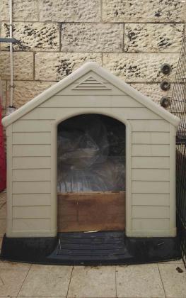 מלונה גדולה של כתר