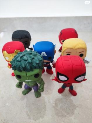 בובות פנקו הנוקמים ופלאשהבובות הינן