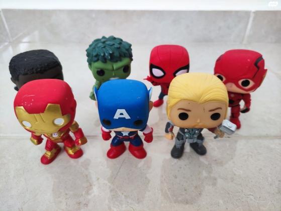 בובות פנקו הנוקמים ופלאשהבובות הינן