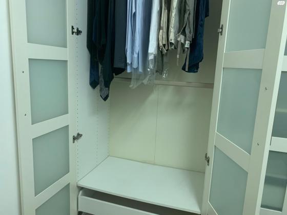 ארון בגדים לבן כחדש!3 דלתות