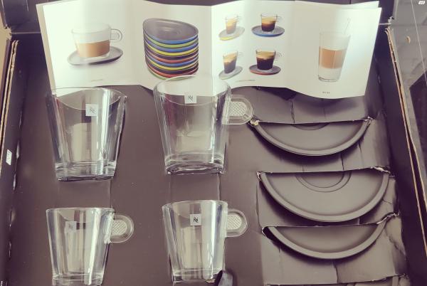 מכונת קפה נספרסו, ניתן להוסיף סט כוסות