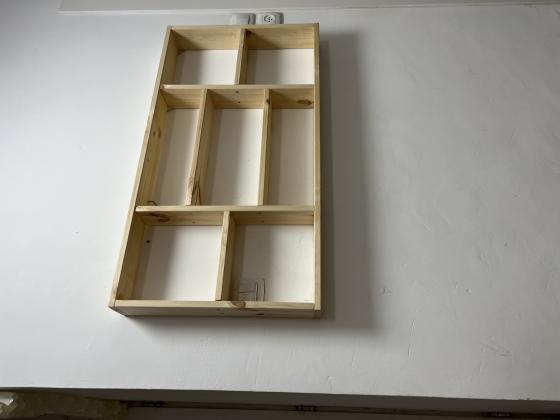 כוורת מדפים ענקית עבודת יד