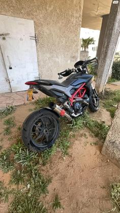 דוקאטי היפרמוטארד 821 (2014)