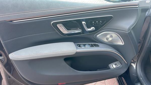 מרצדס EQS (2022)