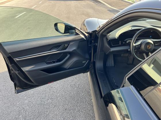 פורשה טייקן (2022)