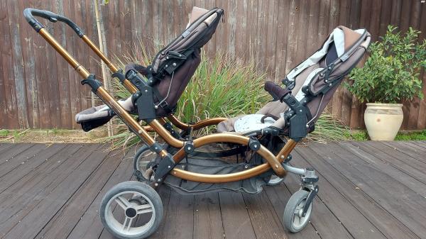 עגלת תאומים "זום" של ABC