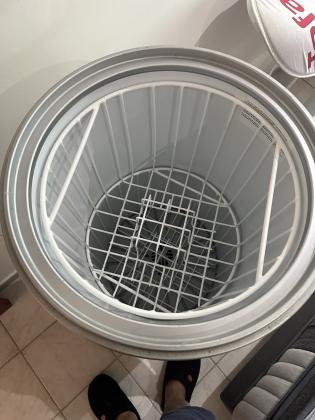 מקרר שתיה עגול רד בול