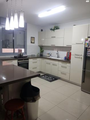 יפה רום 90 (גילה)