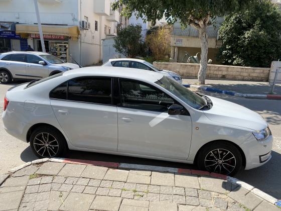 סקודה ראפיד (2014)