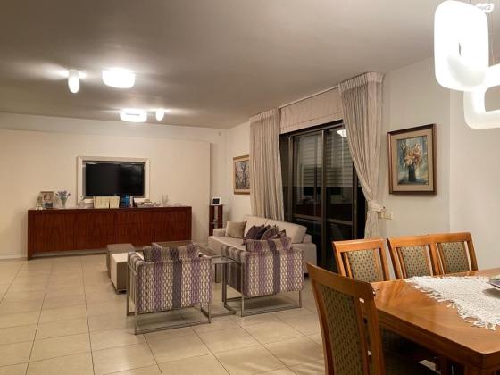 אהרון מסקין 25 (כפר גנים ג)