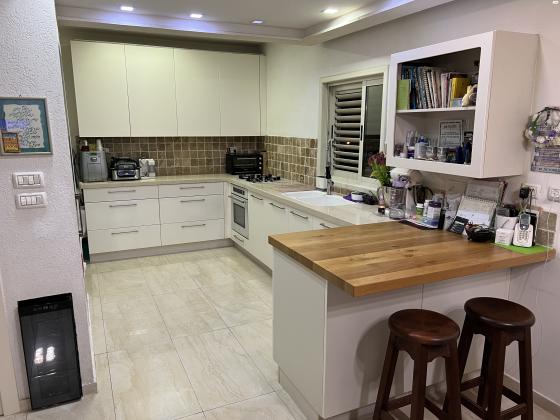 ראובן ובת שבע 9 (קדמת ראשון)