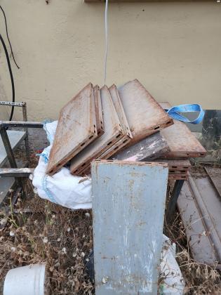 מדפי מתכת מכל מיני סוגים