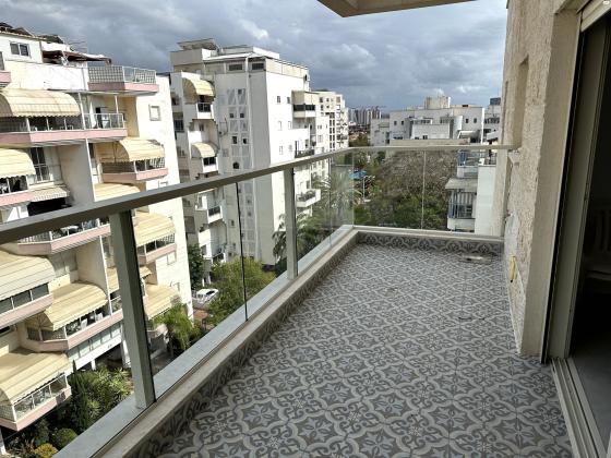 הצנחנים 28 (מחנה יהודה)