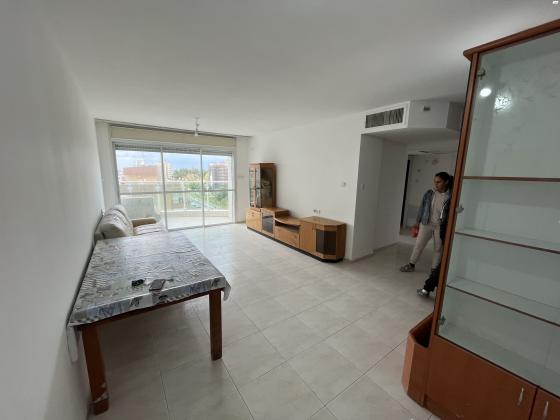 שמחה הולצברג 18