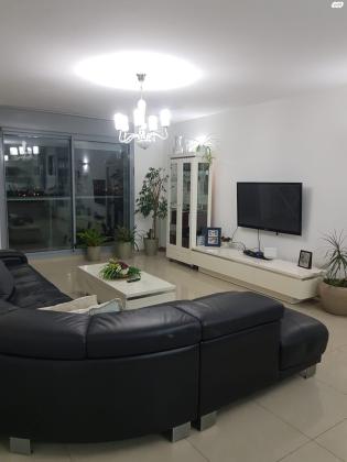 יפה רום 90 (גילה)