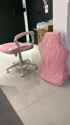 כסא גיימינג ורוד מסוג קוברה