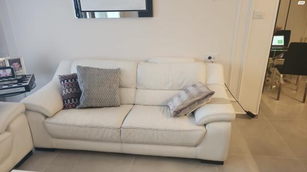 ספות עור בופאלו לבן של