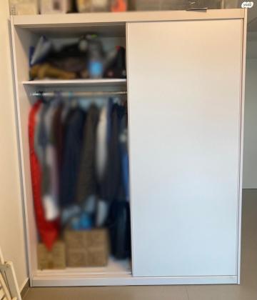 ארון עם 2 דלתות הזזה במצב מעולה