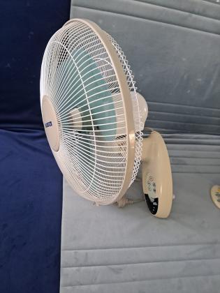 מאוורר קיר "16 בלוסטאר כולל שלט