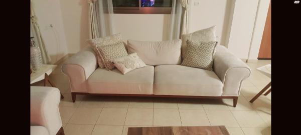 סלון בד יוקרתי של חברת