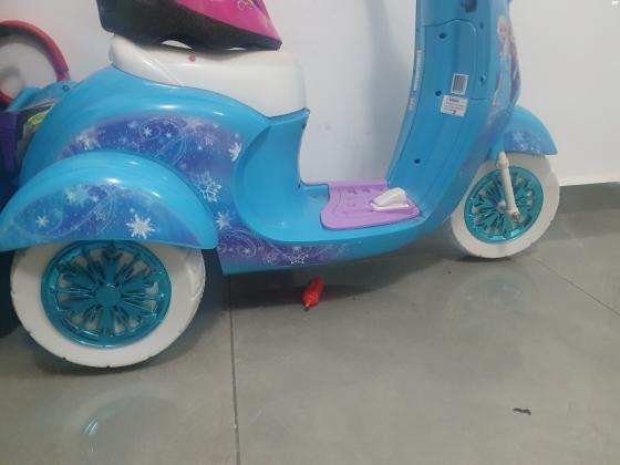 אופנוע ממונע דגם פרוזן בעל