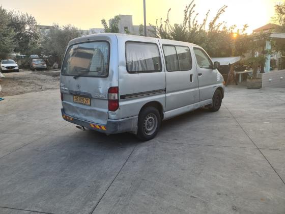 טויוטה הייאס קצר (2000)