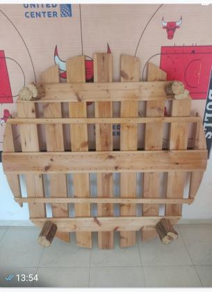 מיטה עגולה מעשה ידי נגר