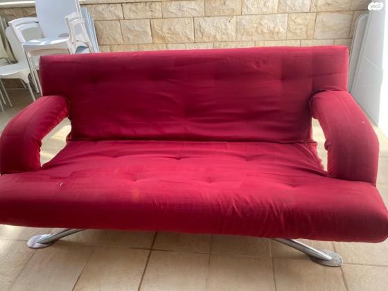 ספה נפתחת של חברת עמינח נפתחת למיטה