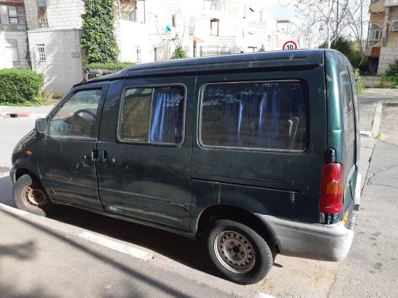 ניסאן לארגו 4X4 (2002)