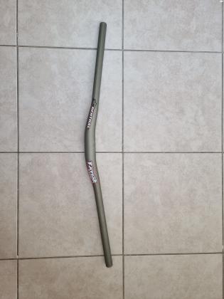 כידון מקצועי של renthal דגם