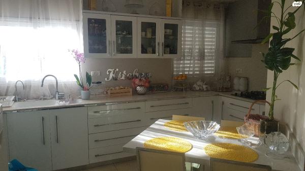 שער הגולן 30 (קרית גנים)